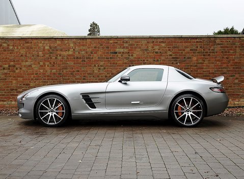 Mercedes-Benz SLS AMG GT 6