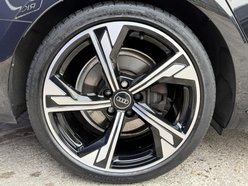 Audi A4 2.0 TFSI 40 Black Edition Estate 5dr Petrol S Tronic Euro 6 (s/s) (204 ps) 15