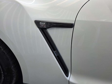 Nissan GT-R 3.8 V6 Recaro Coupe 2dr Petrol Auto 4WD Euro 6 (570 ps) 28