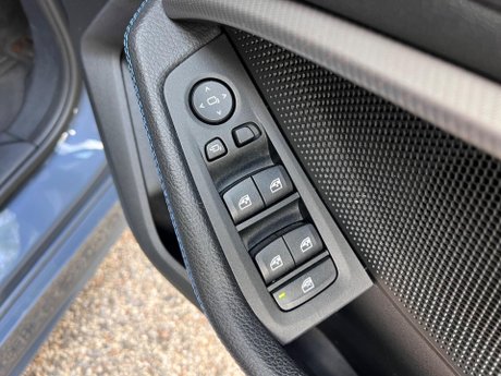 BMW 1 Series 1.5 118i M Sport (LCP) DCT Euro 6 (s/s) 5dr 37