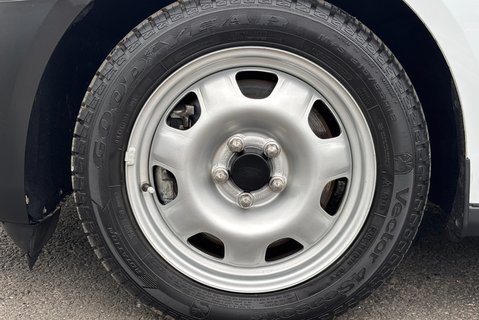 Ford Transit Connect 220 L1 Base 100 ps Tdci Panel Van - Air Con / Rear Camera 36