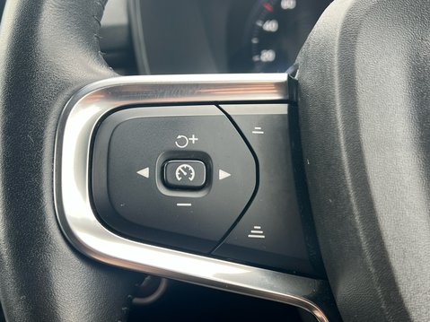 Volvo XC40 B4 INSCRIPTION PRO MHEV 31