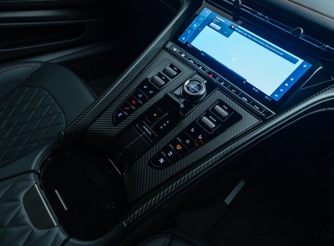 Aston Martin DB12 V8 20