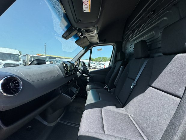 Mercedes-Benz Sprinter AUTO MWB L2H2 High Roof 315 Pro Air Con Camera EURO 6 13