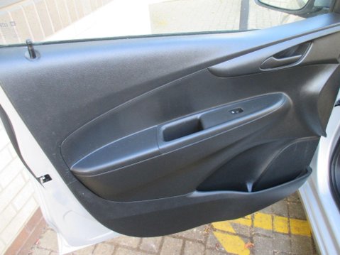 Vauxhall Viva 1.0i SE Euro 6 5dr 44