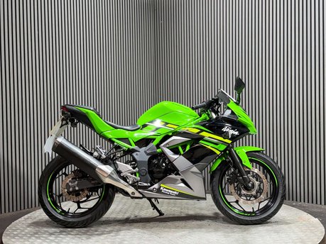 Kawasaki Ninja 2020 ONLY 13K LONG MOT WARRANTY SPORTS BIKE 125CC