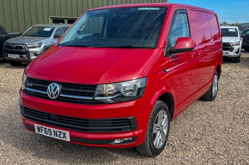 Volkswagen Transporter SWB L1H1 Low Roof Highline 4Motion T32 Air Con Alloys EURO 6 NO VAT