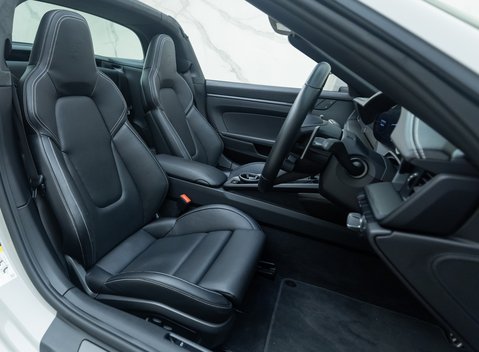 Porsche 911 Targa 4 GTS (992) 17