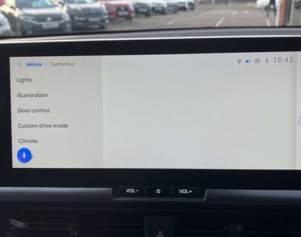 Toyota C-HR 1.8 C-HR Design HEV CVT 5dr 41