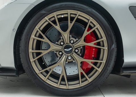 Aston Martin Vanquish V12 