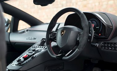 Lamborghini Aventador S LP740-4 13