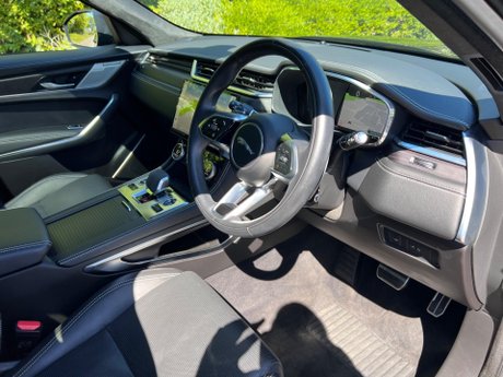 Jaguar F-Pace 2.0 D200 MHEV R-Dynamic HSE Black Auto AWD Euro 6 (s/s) 5dr 19