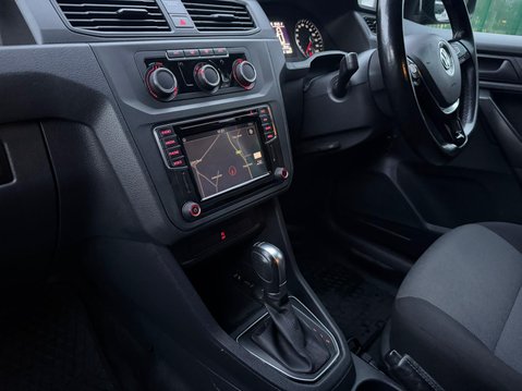 Volkswagen Caddy C20 TDI HIGHLINE 8