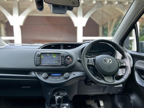 Toyota Yaris VVT-I ICON TECH 9