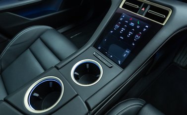 Porsche Taycan TURBO S 28