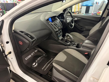 Ford Focus 1.0T EcoBoost Zetec Euro 5 (s/s) 5dr 34