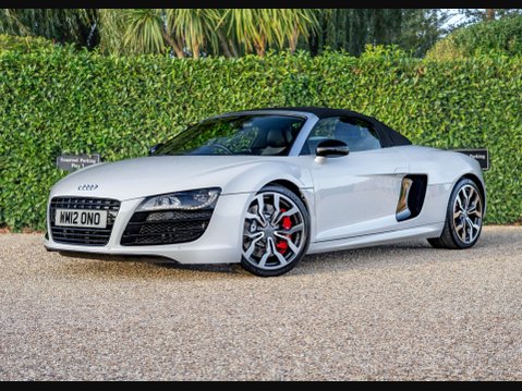 Audi R8 5.2 R8 Spyder Quattro V10 Semi-Auto 4WD 2dr 2