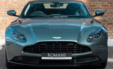 Aston Martin DB11 V8 4