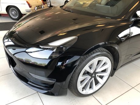 Tesla Model 3 LONG RANGE AWD 45,000m black vegan leather, 19 inch alloys 29