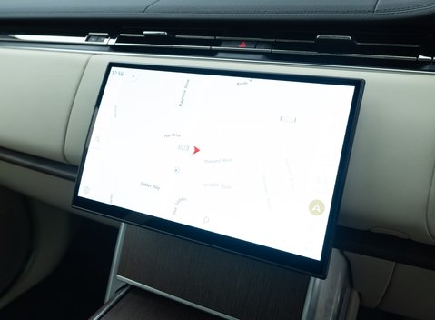 Land Rover Range Rover P460e SE 19