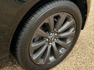 Land Rover Range Rover Velar R-DYNAMIC SE 35