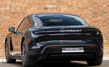 Porsche Taycan Turbo 3