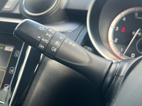 Suzuki Swift SZ5 DUALJET ALLGRIP MHEV 35
