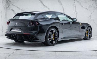 Ferrari GTC4 Lusso V12 3
