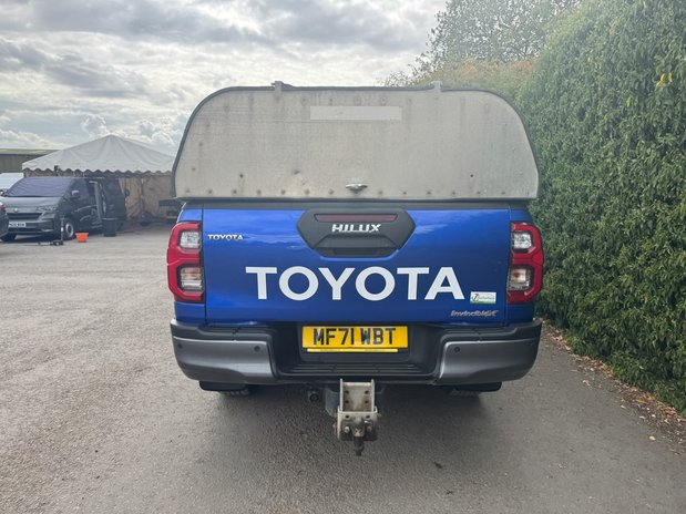 Toyota Hilux Invincible X | Auto | 2.8 LT | Double Cab | Sensors | EURO 6 | NO VAT 7