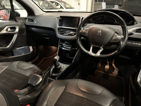 Peugeot 2008 PURETECH ALLURE 17