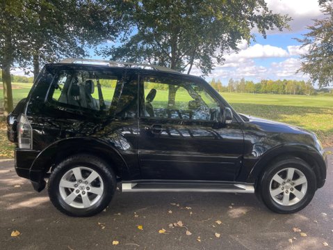 Mitsubishi Shogun 3.2 DI-DC Equippe Auto 4WD Euro 5 3dr SWB 6