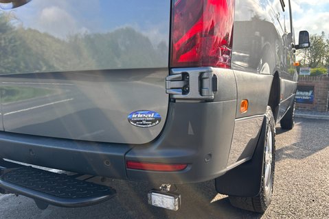 Mercedes-Benz Sprinter 319 Cdi 7g-Tronic L2 H1 4x4 Panel Van - Air Con / Sat Nav / Rear Camera 29