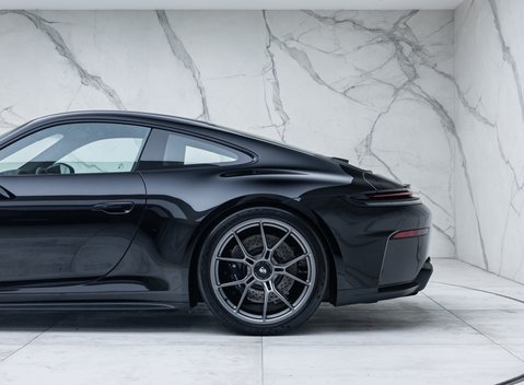 Porsche 911 GT3 TOURING (992.2) 30