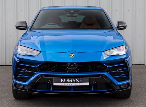Lamborghini Urus 4