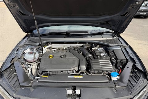 Volkswagen Passat SEL TSI EVO DSG - ONE OWNER - VAT QUALIFYING  60