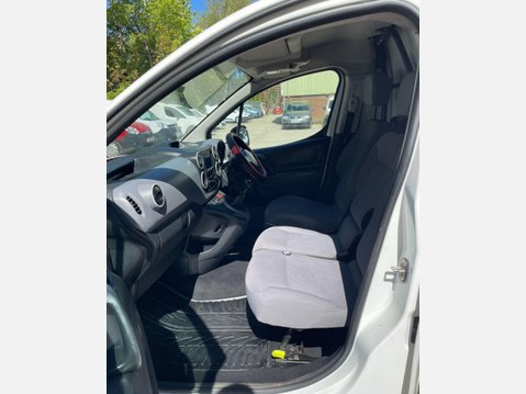 Peugeot Partner 1.6 eHDi 750 SE Panel Van 4dr Diesel Manual L2 (s/s) (134 g/km, 90 bhp) 33