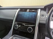 Land Rover Discovery 3.0 Discovery R-Dynamic SE D MHEV Auto 4WD 5dr 60