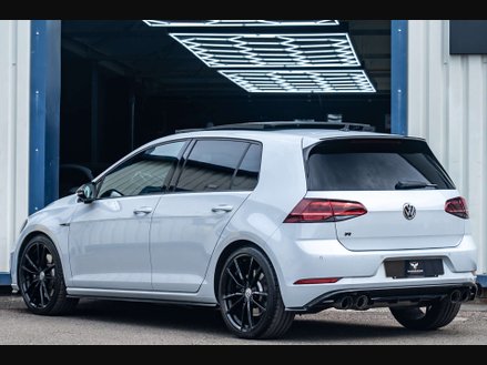 Volkswagen Golf 2.0 Golf R TSi Semi-Auto 4WD 5dr