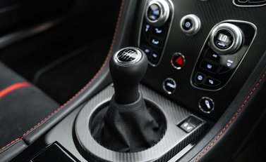 Aston Martin V12 Vantage S 27