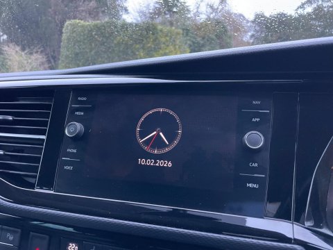 Volkswagen Caravelle 2.0 TDI Executive MPV 5dr Diesel DSG Euro 6 (s/s) (150 ps) 50