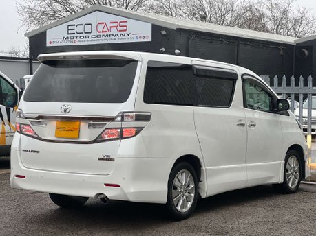 Toyota Vellfire GOLDEN EYES II V6 4