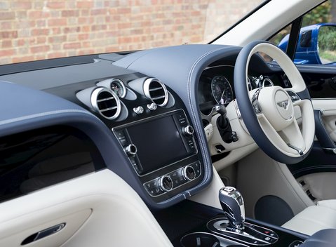 Bentley Bentayga V8 17