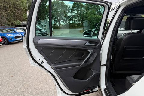 Volkswagen Tiguan R LINE TDI BMT 4MOTION DSG - PAN ROOF - APPLE CAR PLAY -ADAPTIVE CRUISE 35