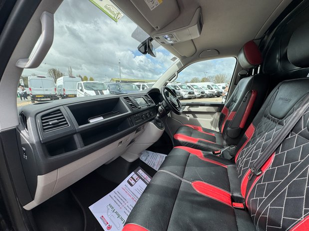 Volkswagen Transporter AUTO SWB [SOLD KH] L1H1 SPORTlINE T32 Air Con Nav Sensors EURO 6 NO VAT DSG 12