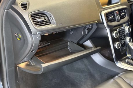 Volvo V40 2.0 T5 R-Design Pro Hatchback 5dr Petrol Auto Euro 6 (s/s) (245 ps) 62