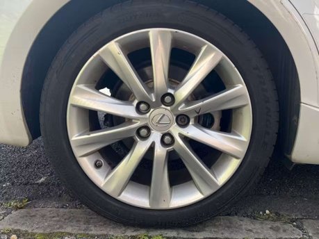 Lexus Is 2.5 300h Luxury Saloon 4dr Petrol Hybrid E-CVT Euro 5 (s/s) (223 ps) 10