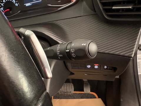Peugeot 2008 1.2 PureTech Allure EAT Euro 6 (s/s) 5dr 24