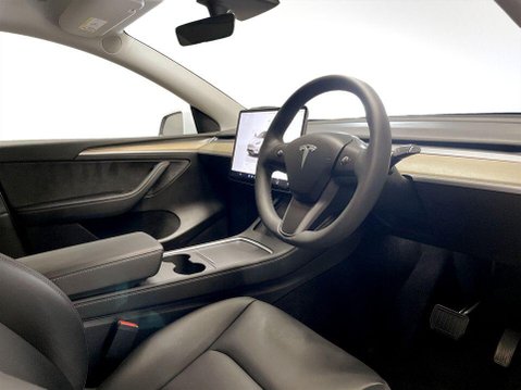Tesla Model Y (Dual Motor) Long Range SUV 5dr Electric Auto 4WDE (384 bhp) DAB Radio - Re 12