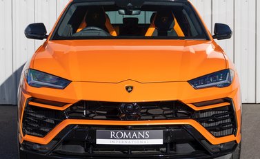Lamborghini Urus Pearl Capsule 4