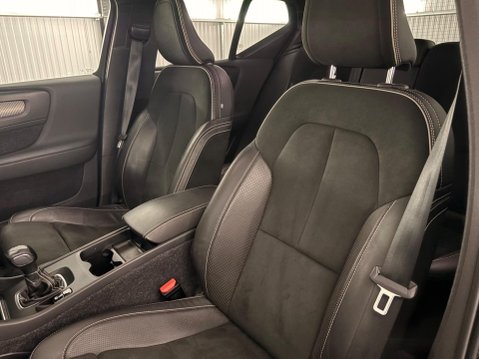 Volvo XC40 2.0 D3 R-Design Euro 6 (s/s) 5dr 9